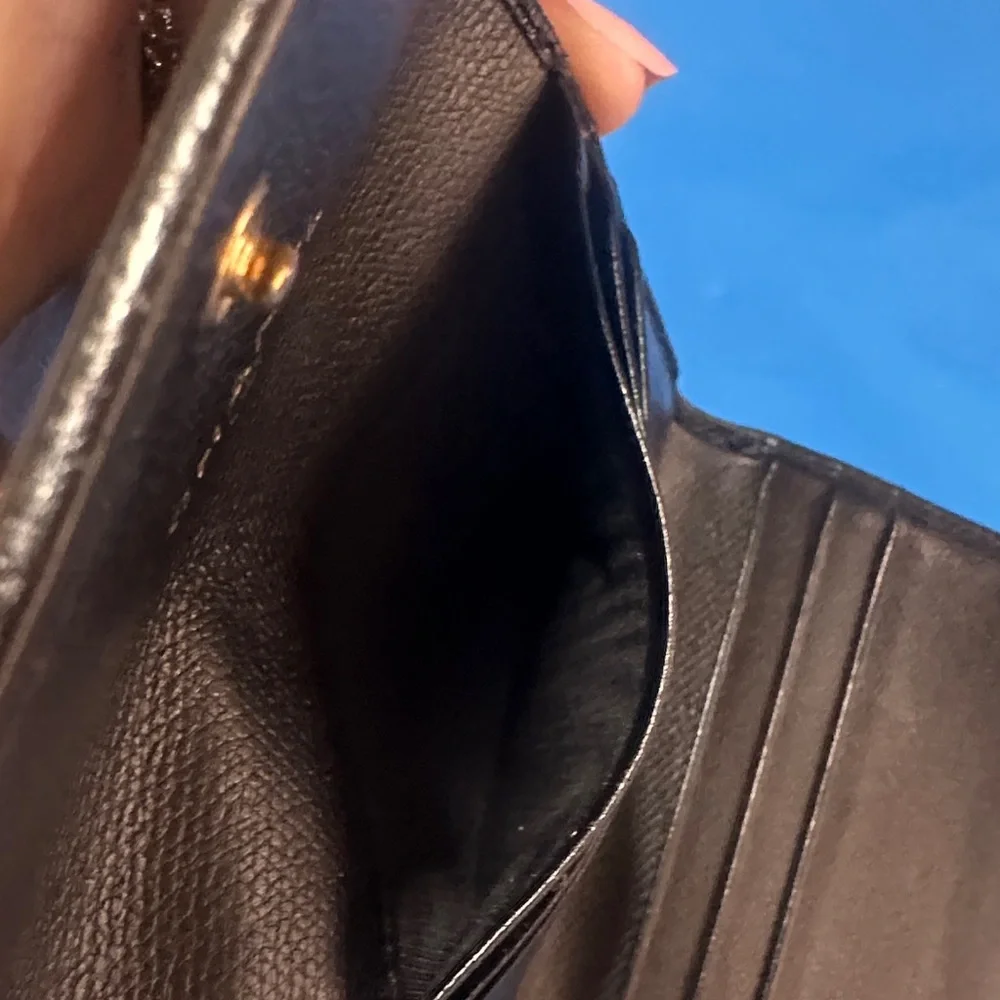 CHANEL Black Caviar Leather Compact Wallet with Gold CC Medallion - Picture 8 of 8